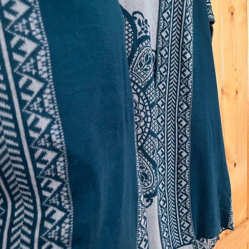 Great Northwest Indigo Teal and Gray Mandala / Lotus Long Poncho Cardigan sz Med - Picture 7 of 8